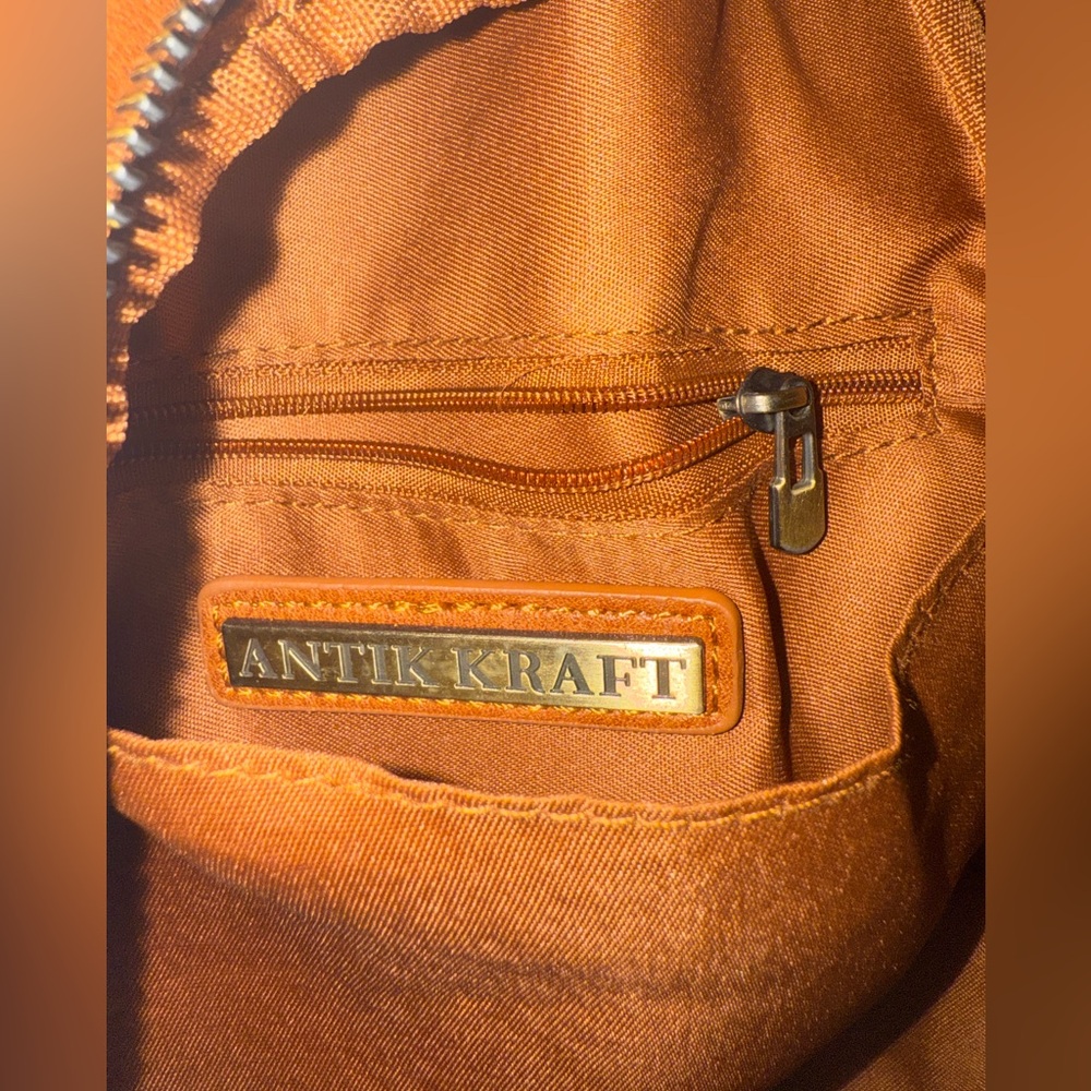 Antik Kraft Strap Sling Bag - Picture 9 of 9